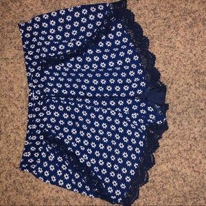 Patterned flowy shorts size XXL
